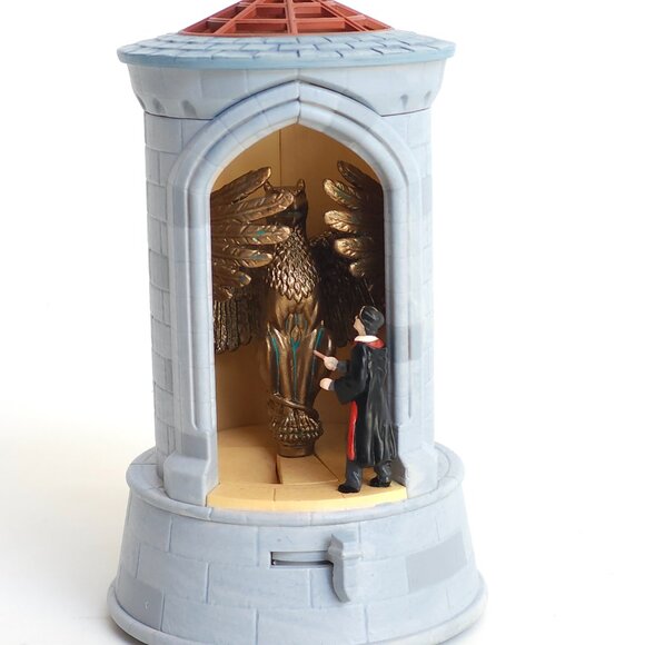 Hallmark Ornament 2008 The Gargoyle Guard With Original Box HARRY POTTER - Picture 3 of 8
